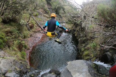 Canyoning in Madeira: Ribeira das Cales - Funchal Ecological Park - Gear check and suit fitting: comfort makes the difference