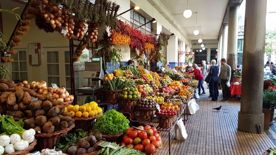 Funchal: Private Guided Walking Tour - Language matters: Spanish, English, and Portuguese in practice