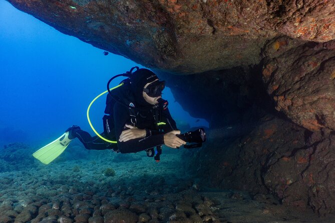Funchal: Scuba Diving Experience for Beginners - How the PADI Instructor Coaching Feels in Real Life