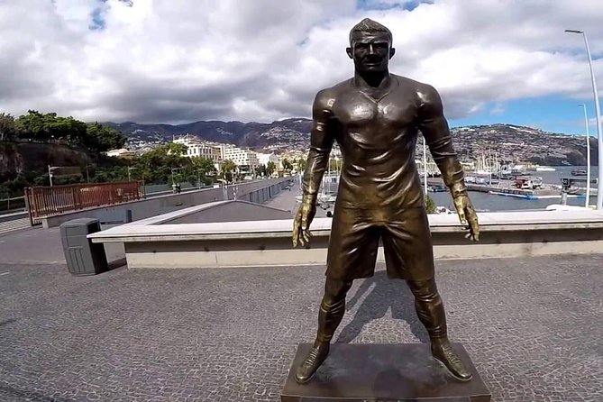 Madeira: Private Cristiano Ronaldo Tour with CR7 Museum - Barcelos Viewpoint: Quick Orientation, Big Payoff