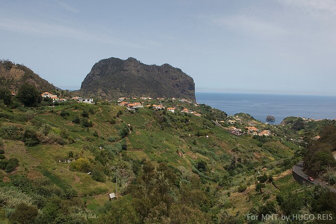 Referta - Castelejo Walk - What Rodrigues adds: flora lessons, scents, and small stops